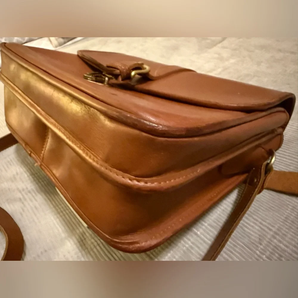 Green Fields Full Grain Harness Leather Crossbody Bag – Made in the USA Unisex